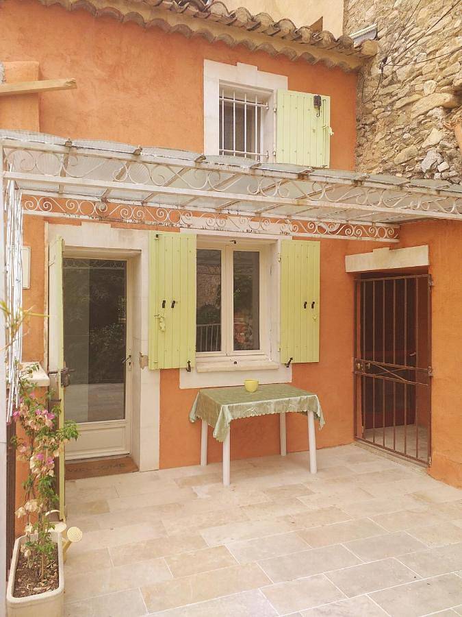Location de vacances pour 5 personnes, avec vue et terrasse à Fontaine-de-Vaucluse - 4