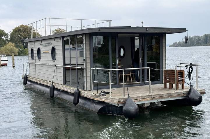 Hausboot für 6 Personen, mit Terrasse, mit Haustier am Schweriner See
