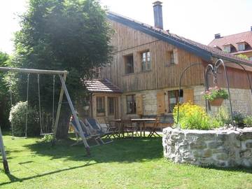 Gîte pour 5 personnes, avec terrasse ainsi que sauna et jardin dans le Doubs