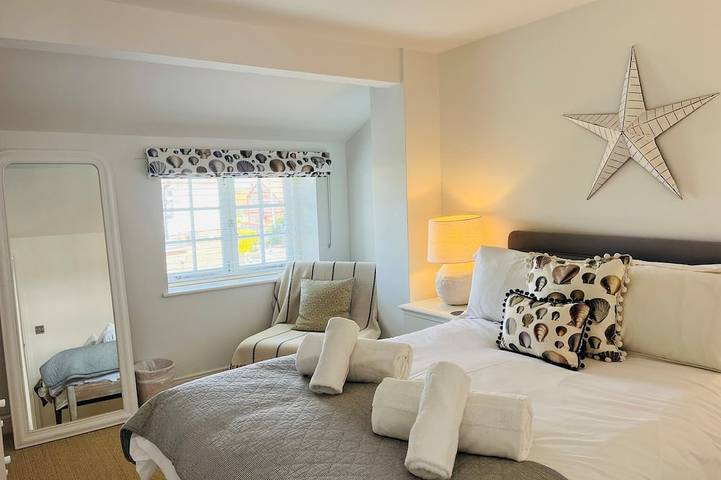 Cottage for 4 people, with garden, with pets in Burnham Market