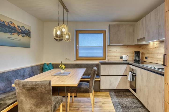Ferienwohnung für 4 Personen, mit Ausblick und Balkon in Lanersbach - 2