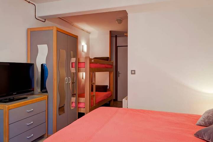 Gîte pour 4 personnes, avec balcon dans Casino De Brides Les Bains - 2