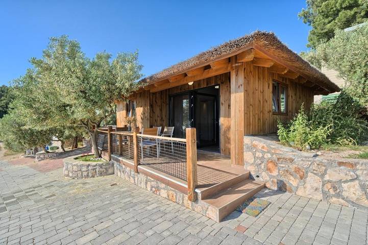 Camping pour 4 personnes, avec jardin ainsi que vue et piscine, animaux acceptés en Dalmatie - 4