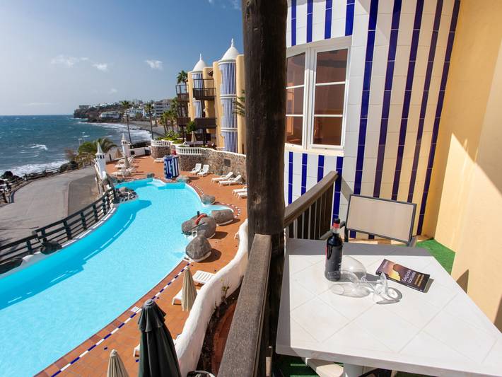 Ferienwohnung für 4 Personen, mit Balkon und Terrasse sowie Pool in Playa del Águila