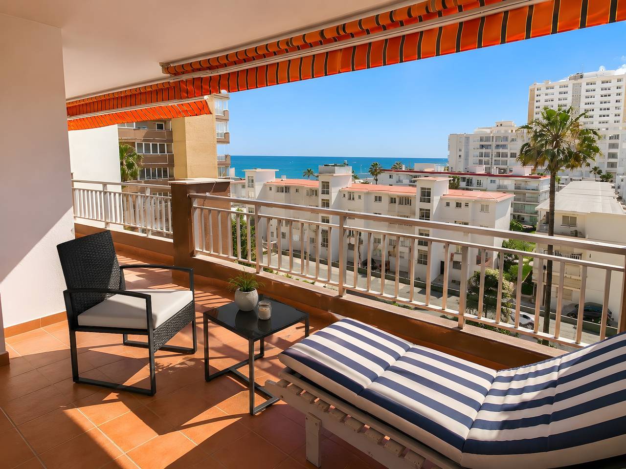 Apartamento entero, Appartement Palm Beach avec Piscine, Parking et Vue Mer à Fuengirola in Los Boliches, Fuengirola