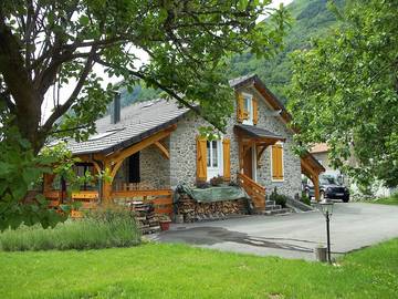 Maison de campagne pour 7 personnes, avec terrasse et jardin, animaux acceptés à Orlu
