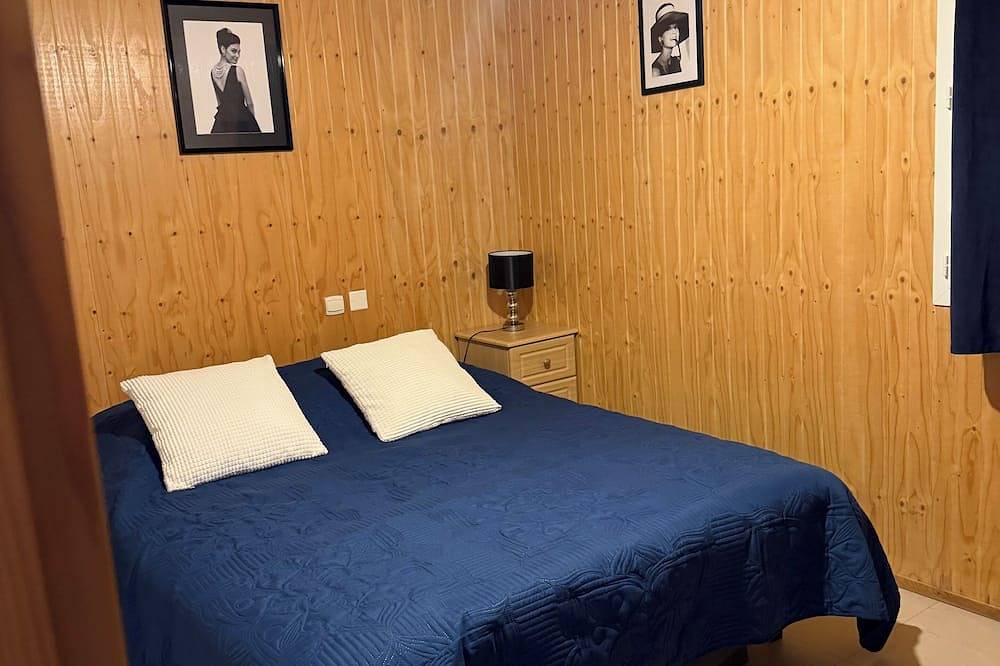 Chalet N°70 tout équipé avec vue le Lac de la Dathée in Saint-Germain-de-Tallevende-la-Lande-Vaumont, Région de Vire