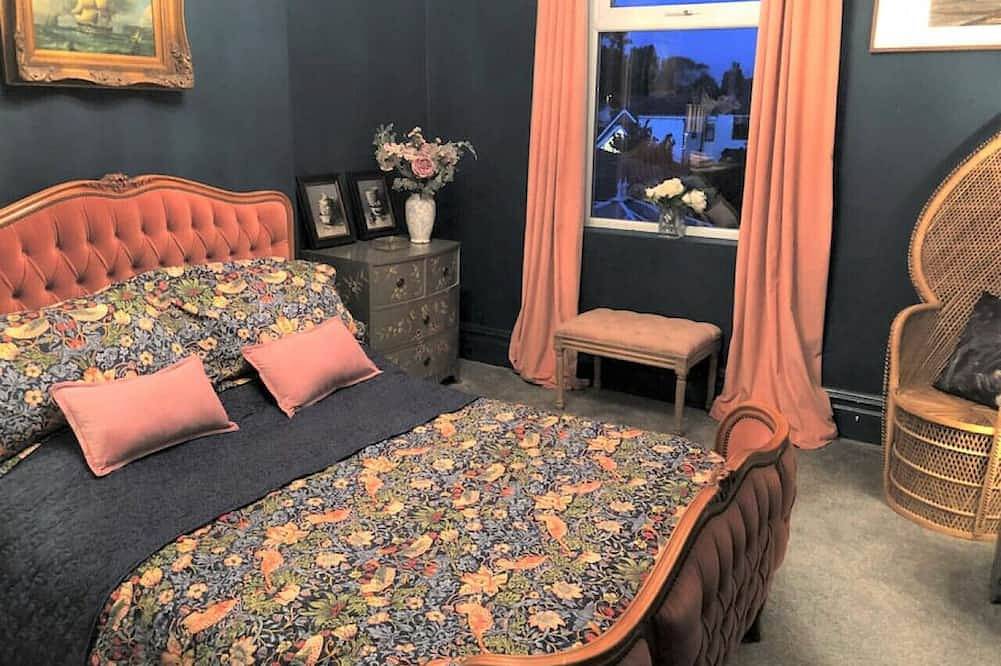 Winter Escape with heated pool in Merseyside