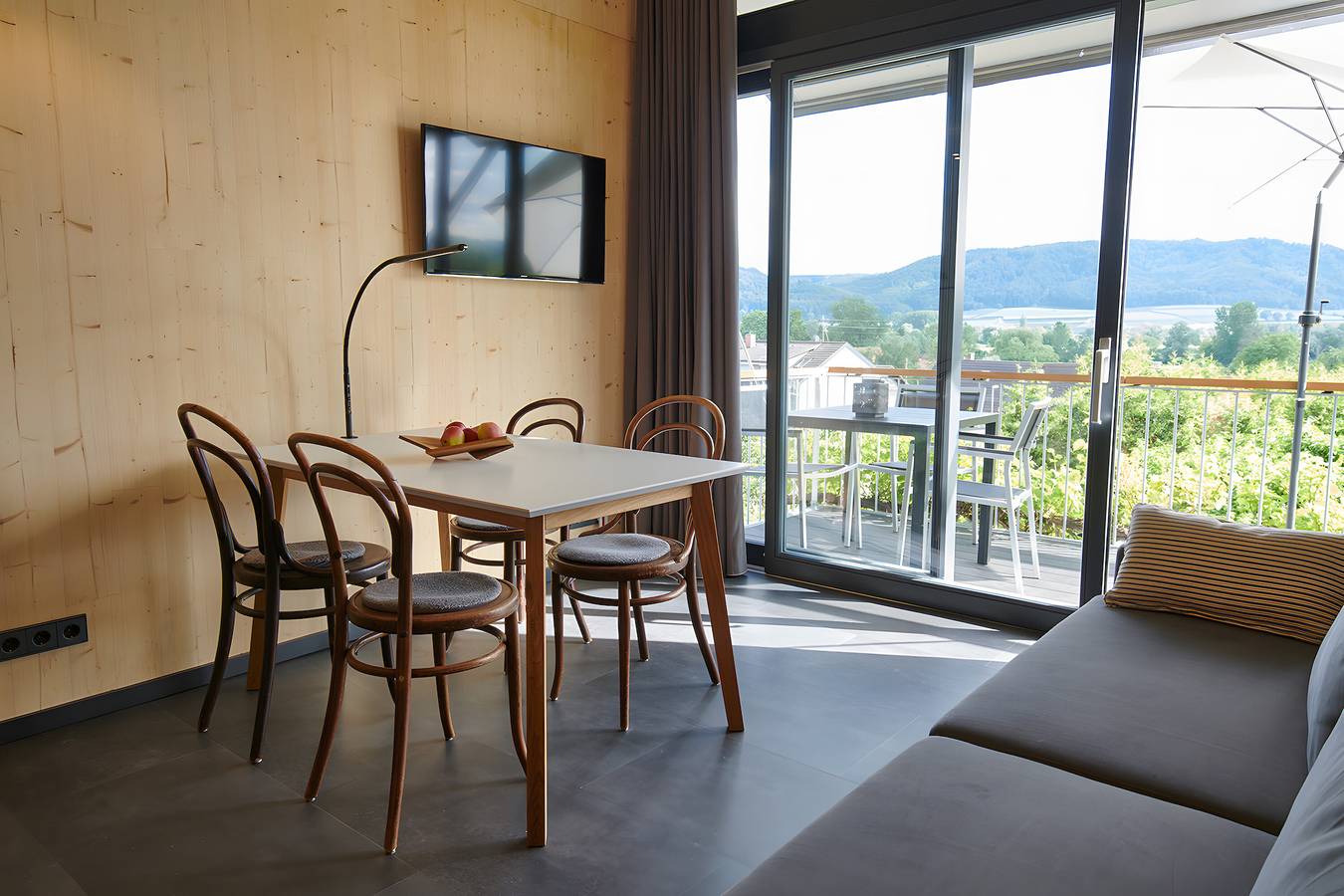 Holiday Home 'Ferienhaus Klar Zur Wende' with Balcony in Espasingen, Stockach