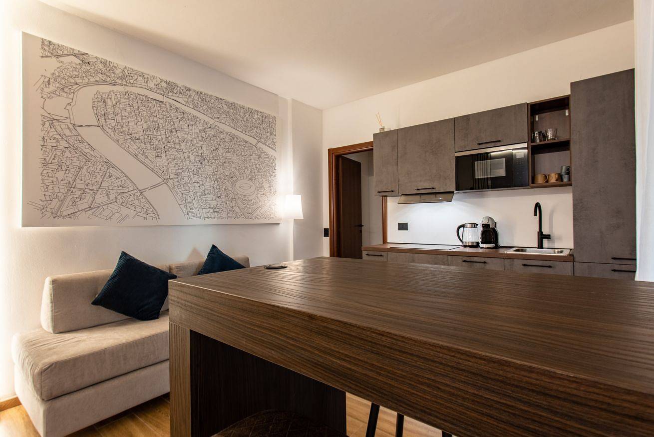 Geheel appartement, Vakantieappartement voor 3 personen met balkon in Verona, Garda Bergen