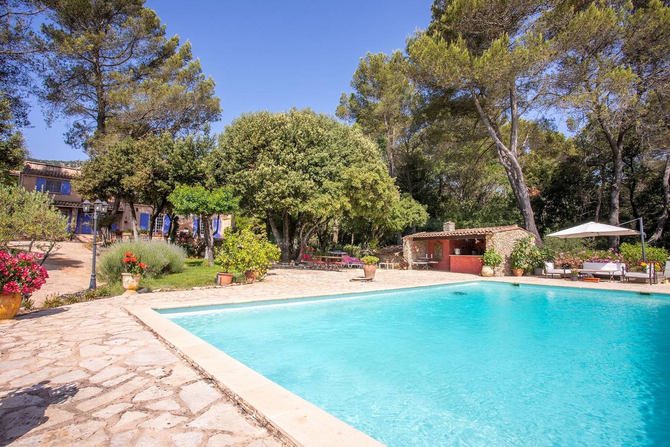 Bastide Lou Pèbre d'Aï - Soleil des Collines :  in La Roquebrussanne, Région de Brignoles
