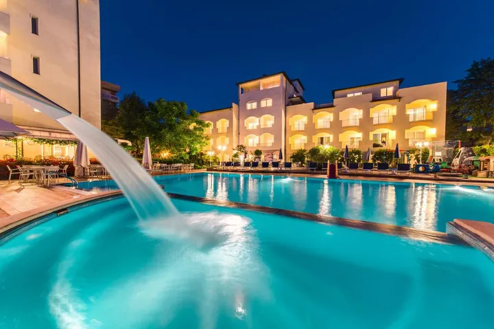 Appart’hôtel pour 2 personnes, avec piscine ainsi que jacuzzi et jardin - 1