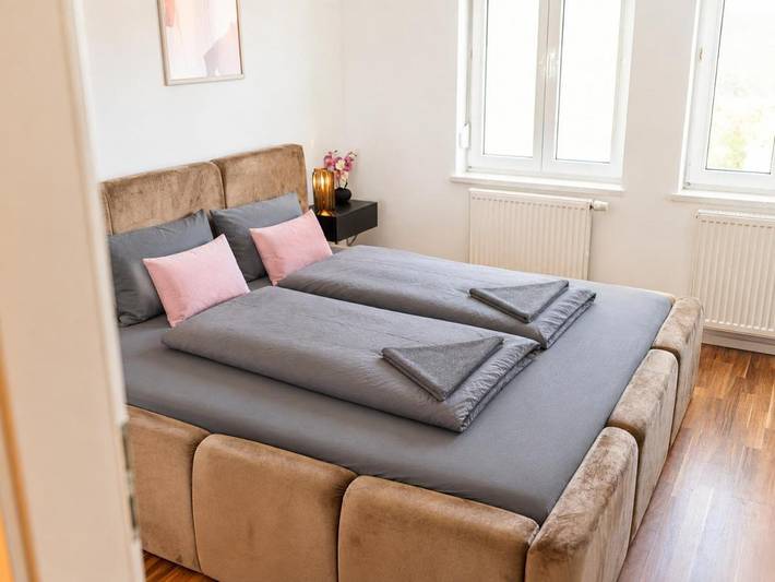 Ferienwohnung für 5 Personen, mit Balkon und Terrasse sowie Garten und Ausblick in Passau