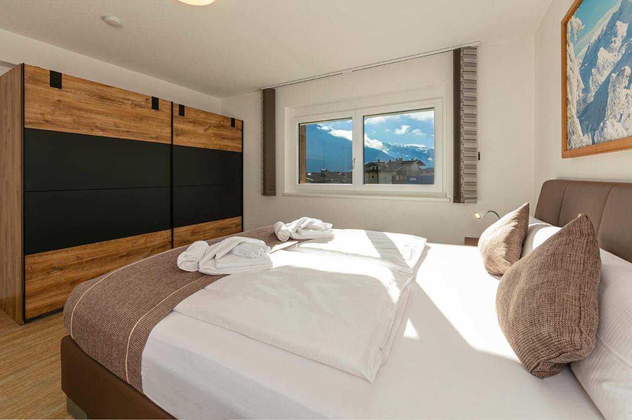 H21 - Modernes Ferienhaus 145qm, 4Sz, Wellnessbereich mit Sauna und Dachterrasse mit Panoramablick, Kühlen und Heizen mit Geothermie in Tuxer Alpen, Fügen