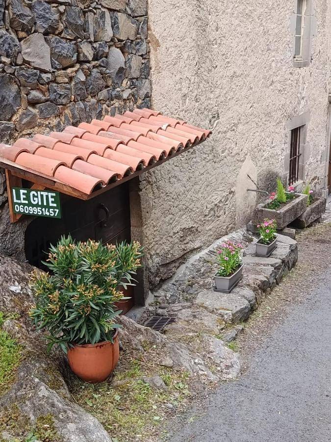 Mixed Dormitory Room in Saint-Arcons-d'Allier, Haute-Loire