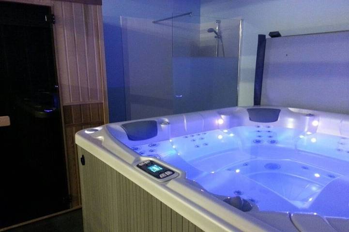 Location de vacances pour 10 personnes, avec jacuzzi et jardin ainsi que sauna et terrasse dans Phare de Chassiron - 4