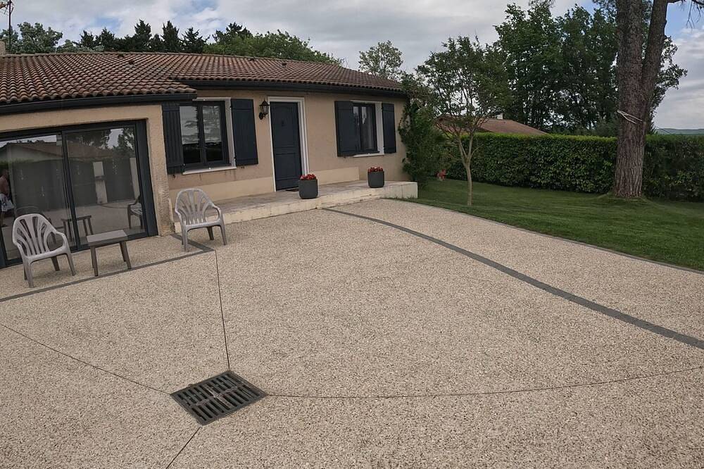 House with private pool tennis garden in Montboucher-sur-Jabron, Nyons und Umgebung