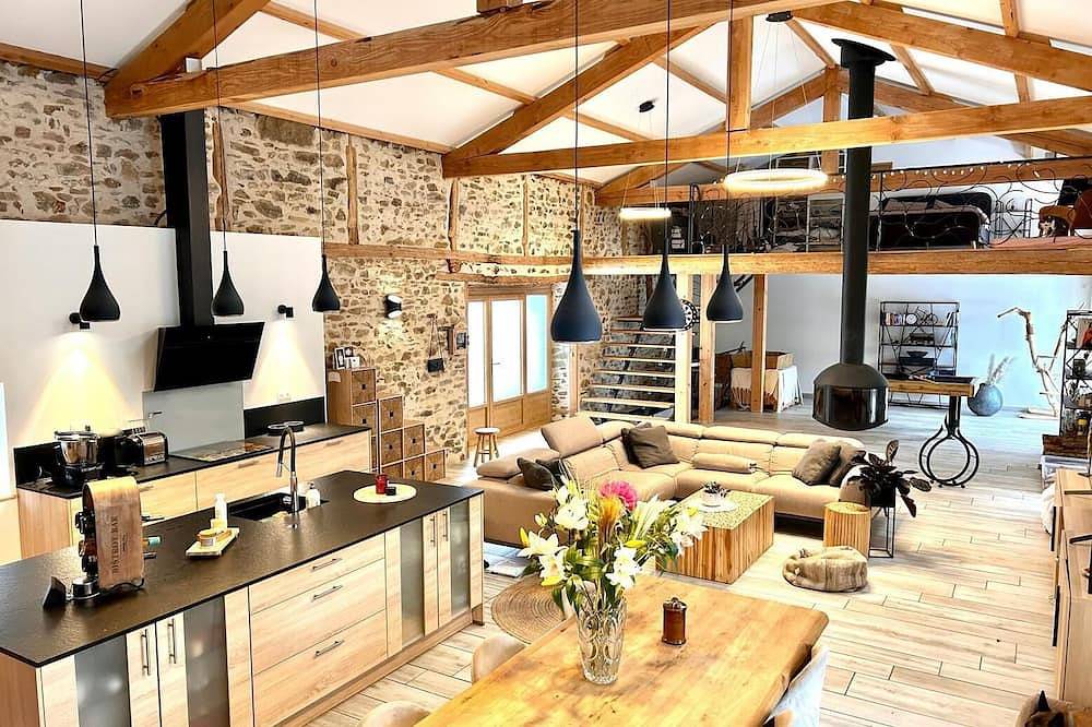 Domaine Les Macans gîte 4 étoiles au cœur du Livradois forez in Saint-Vert, Parc Naturel Régional Livradois-Forez