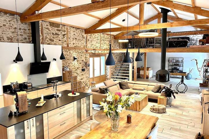 Location de vacances pour 10 personnes, avec jacuzzi et jardin, animaux acceptés dans Saint-Vert