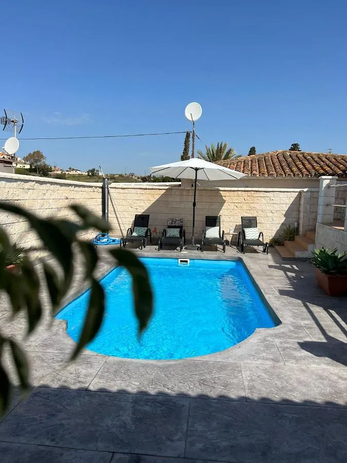 Ferienhaus für 10 Personen, mit Pool und Terrasse sowie Ausblick - 1