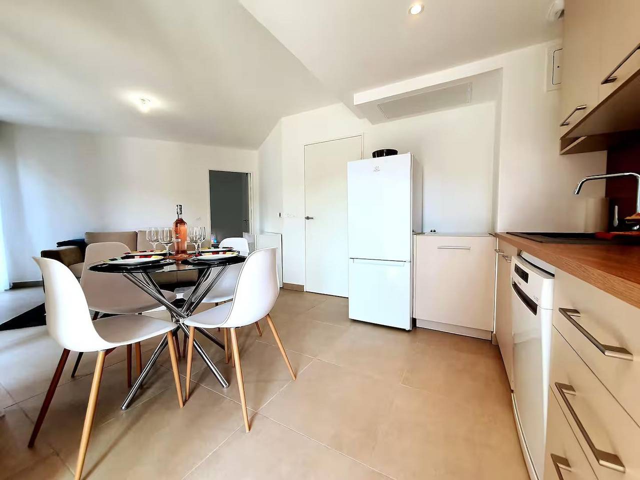 Geheel appartement, Vakantieappartement voor 4 personen met balkon in Antibes, Cannes regio