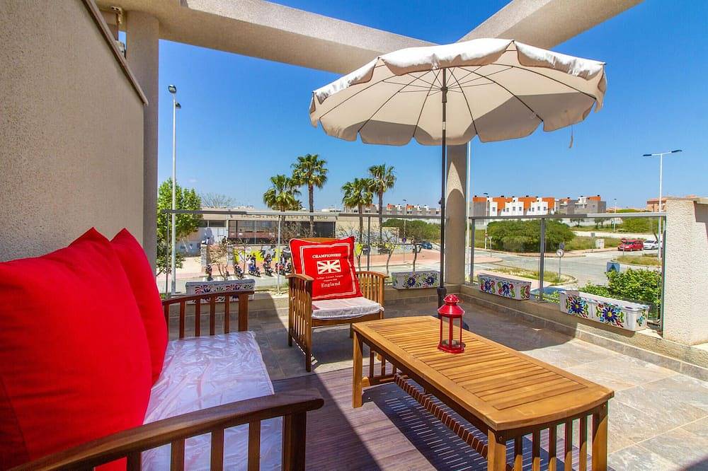 Impresionante casa de 3 dormitorios en. in Las Calas, Torrevieja