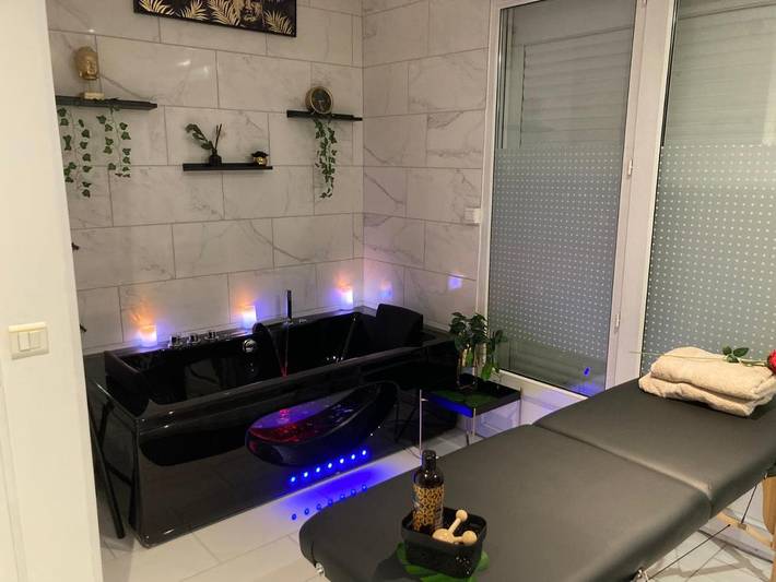 Gîte pour 2 personnes, avec sauna ainsi que balcon et jacuzzi à Creil