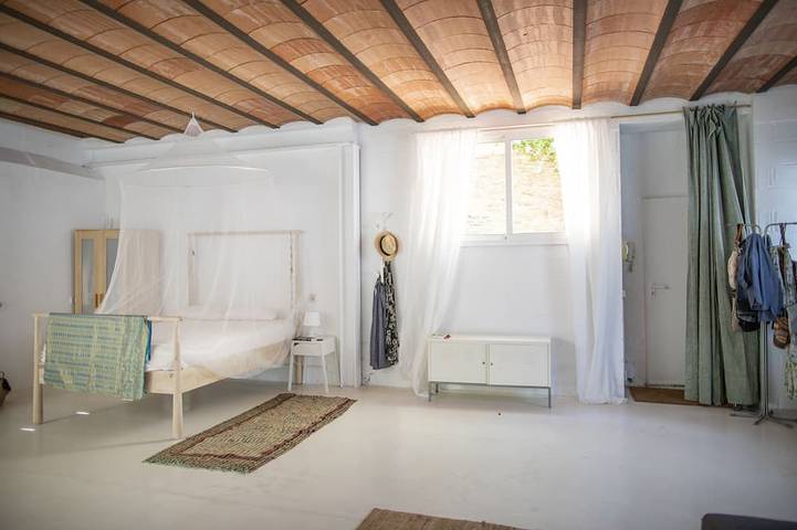 Appartement entier, Beau loft à Barcelone entouré par la nature dans un emplacement génial, wiffi gratuit in Sarrià-Sant Gervasi, Barcelone