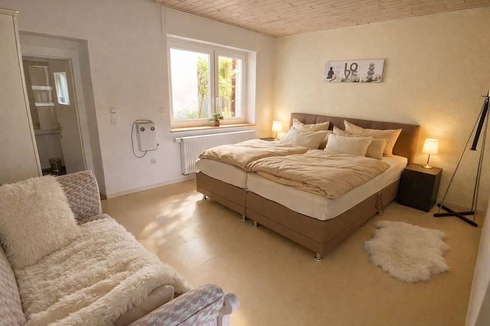 Ganze Wohnung, Ferienwohnung direkt am Rhein – Wasserblick & hundefreundlich, nahe Loreley in Sankt Goarshausen, Mittelrhein