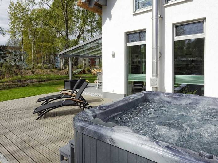 Ferienpark für 7 Personen, mit Sauna und Whirlpool sowie Pool und Garten in Karlshagen - 2