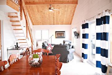 Cabin Rentals And Lodges for 8 Guests in Prince Edward Island, Canada, Picture 3