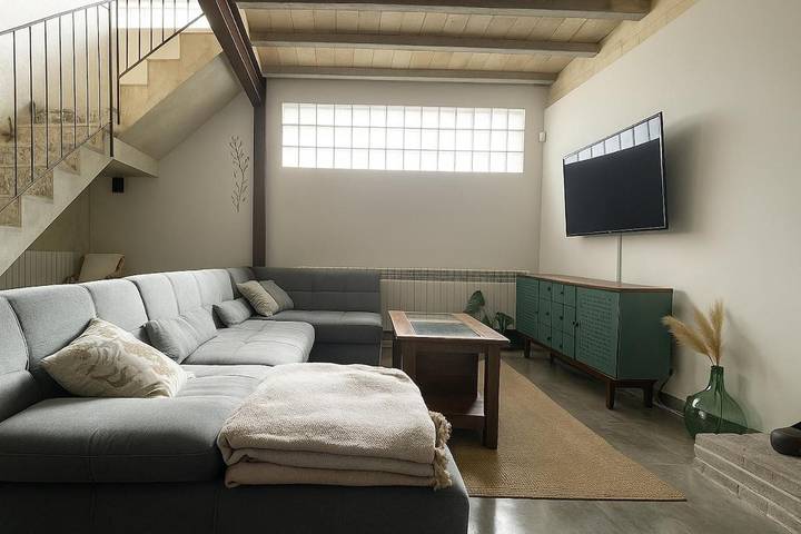Casa de vacaciones para 16 personas, con jardín además de piscina y vistas - 1