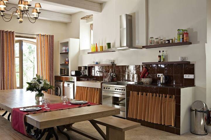 Gîte pour 15 personnes, avec jacuzzi et piscine à Saint-Antonin-du-Var - 4