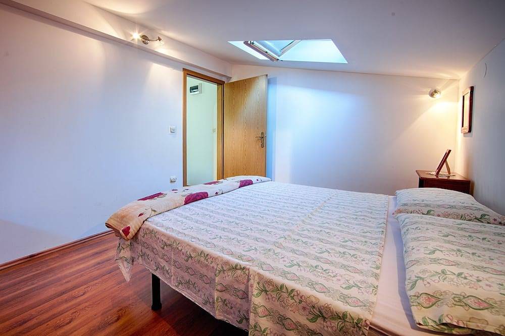 Ganze Wohnung, 1-Zimmer-Ferienwohnung mit Klima Komiza, Vis (A-2450-b) in Komiza, Vis