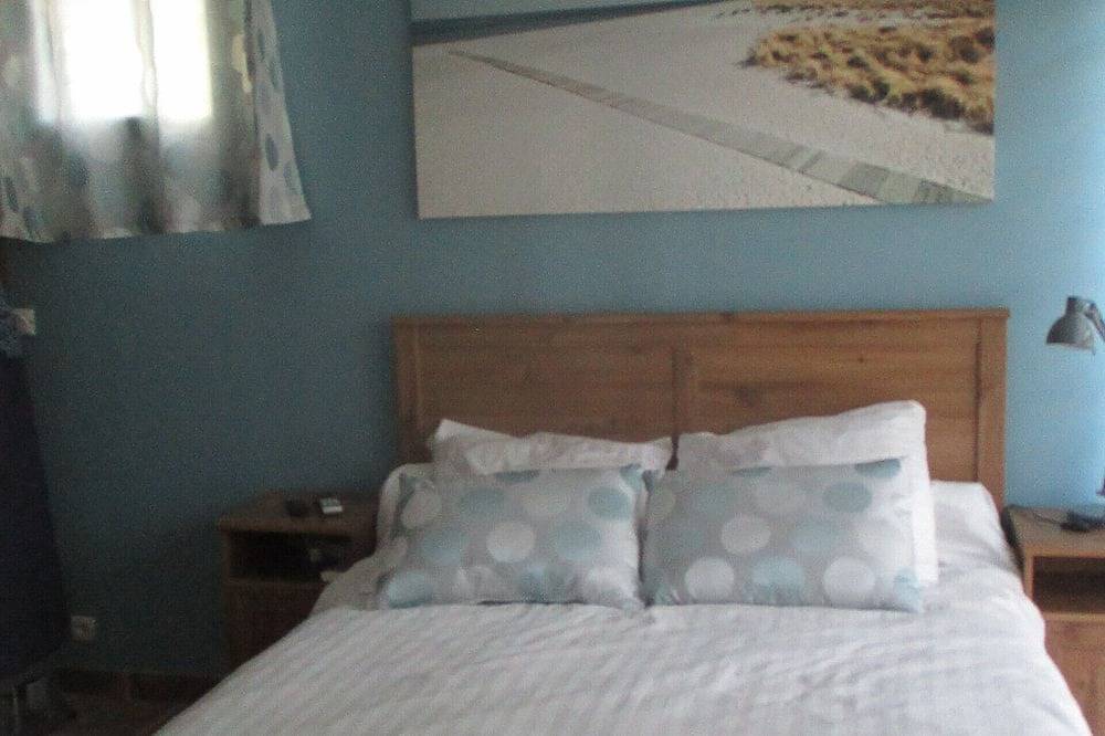 Villa 8 personen in de buurt van zee met zwembad, sauna, tafeltennis, tafelvoetbal ..... in La Crau, Toulon regio