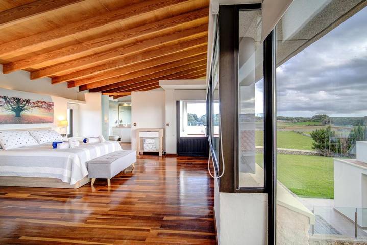 Location de vacances pour 8 personnes, avec vue ainsi que piscine et jardin à Alaior - 3