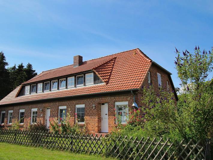 Ferienwohnung für 2 Personen, mit Garten und Seeblick in Stahlbrode