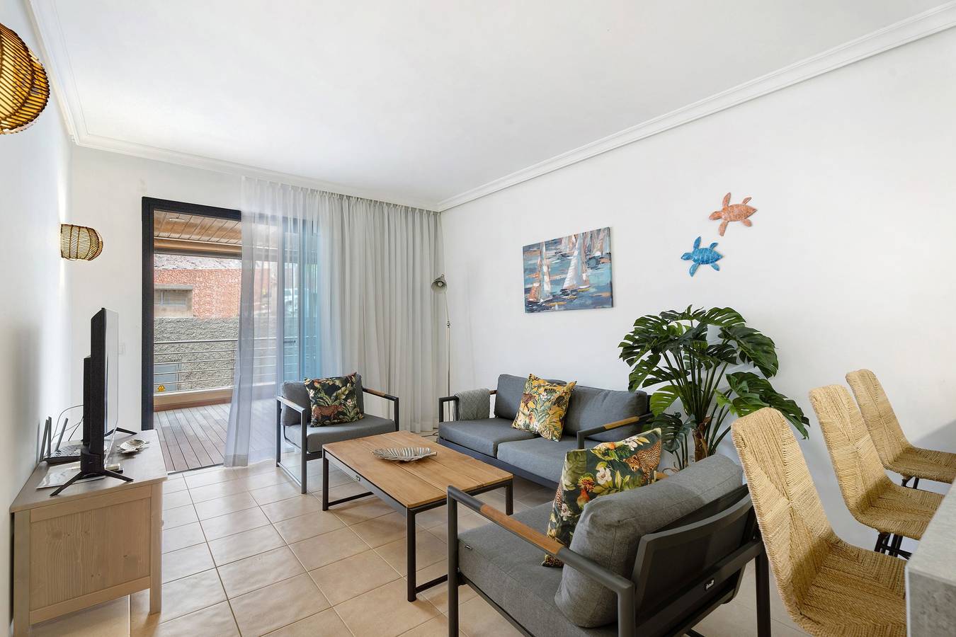 Apartamento entero, Apartamento de vacaciones 'Balcón De Los Gigantes' con vistas al mar, Wi-Fi y aire acondicionado in Puerto Santiago, Santiago del Teide