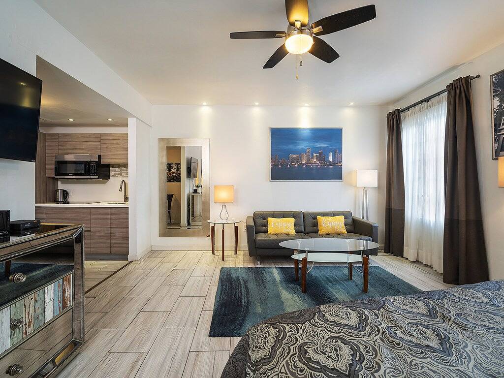 Ganze Wohnung, Oceanfront Junior 2Br Apt on Ocean Drive in South Beach, Miami Beach