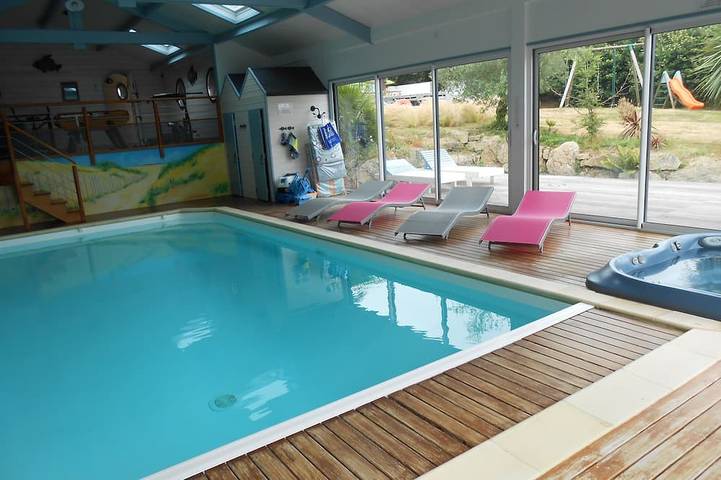 Ferienhaus für 10 Personen, mit Balkon und Whirlpool sowie Garten und Sauna