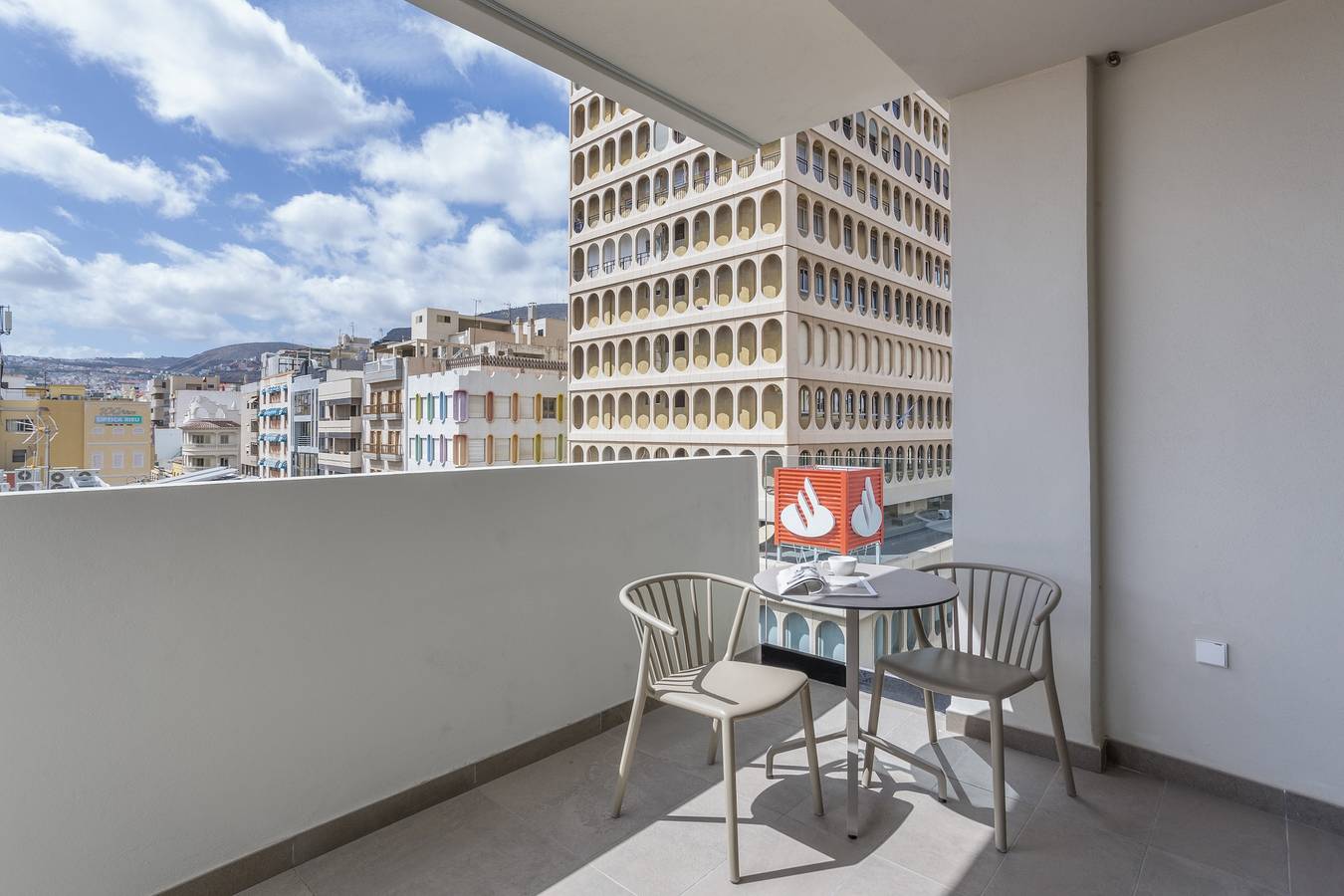 Apartamento entero, Apartamento Vacacional 'Obsidian Ático Mencey City' con Balcón, Wi-Fi y Aire Acondicionado in Centro-Ifara, Santa Cruz de Tenerife