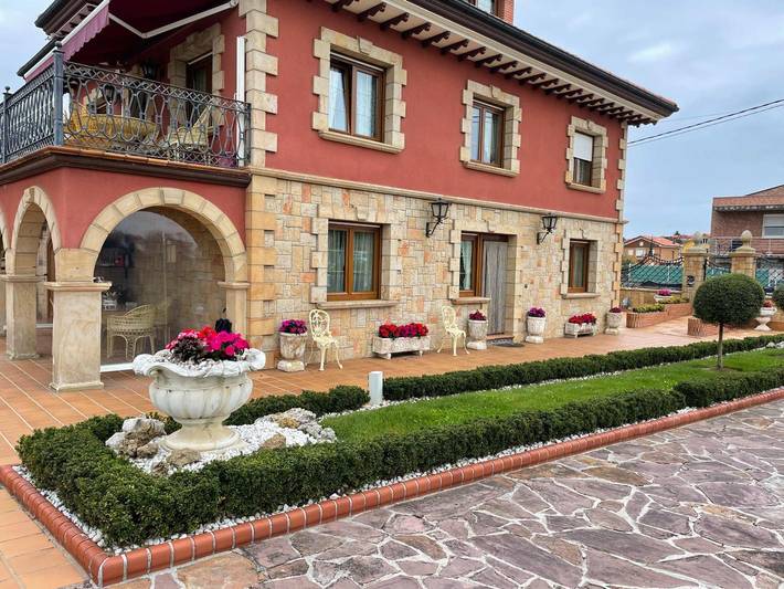 Hel lejlighed, Studio with Terrace and Pool in Miengo, Cantabrian Coast