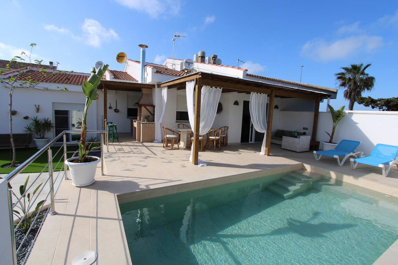 Casa Fenu, Ideal fuer Ihren Urlaub am Meer, Witi gratis, Klimaanlage Optional, Hunde erlaubt, Hundestrand in Riumar, Delta de l'Ebre