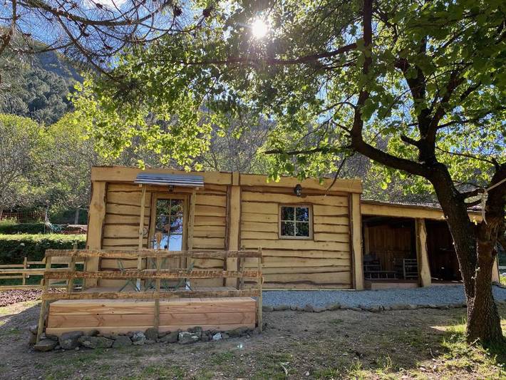 Location de vacances pour 3 personnes, avec piscine et vue ainsi que jardin et terrasse à Gravières - 2