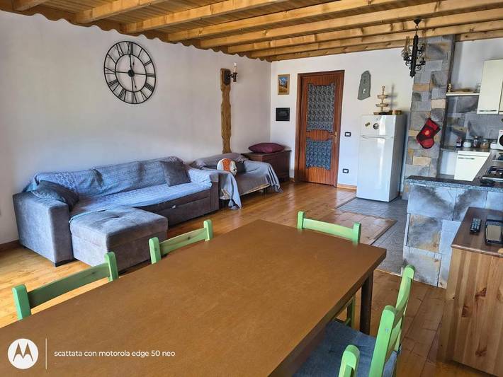 Gîte pour 6 personnes, avec vue ainsi que terrasse et jardin, animaux acceptés à Sondalo