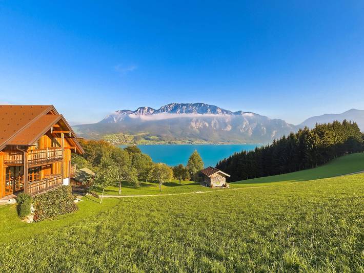 Bauernhaus für 3 Personen, mit Pool und Ausblick sowie Seeblick und Garten, kinderfreundlich am Attersee