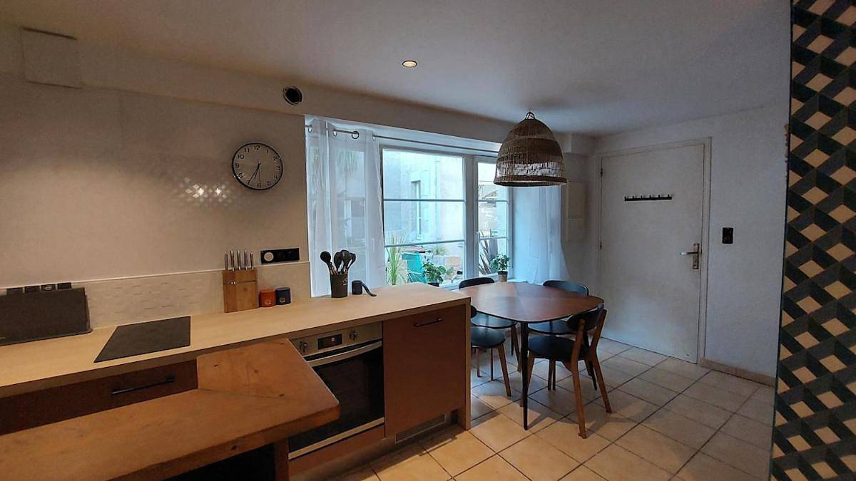 Appartement entier, Appartement en centre-ville place du marché in Pont-l'Abbé, Côte de Cornouaille