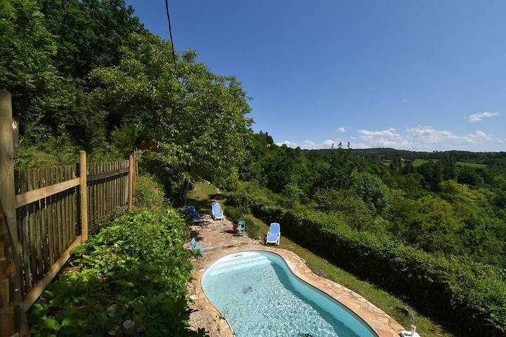 Maison de vacances pour 6 personnes, avec balcon ainsi que jardin et jacuzzi, animaux acceptés à Domme