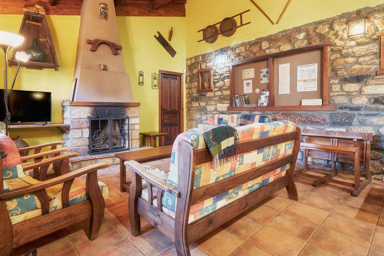 Finca 'Aldaron' mit Bergblick, Privatem Garten und Wi-Fi in Boca de Huérgano, Cordillera Cantábrica