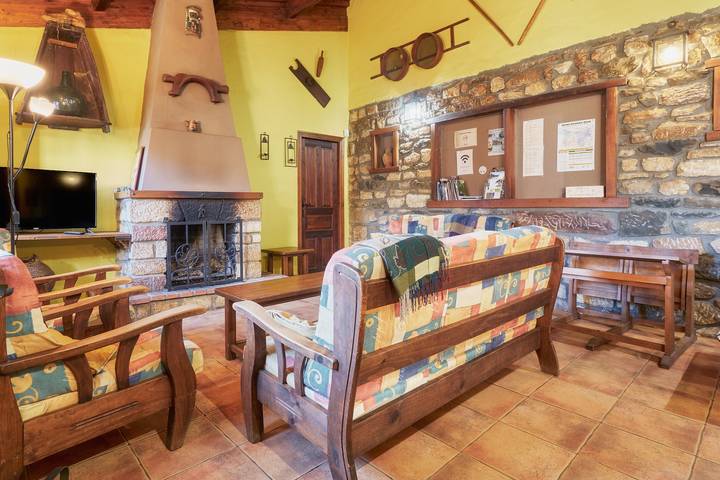 Casa rural para 8 personas, con jardín, Se admiten mascotas en Castilla y León - 2